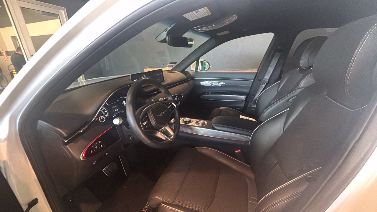 Used 2024 Genesis GV70 3.5T Sport AWD/4WD image 7