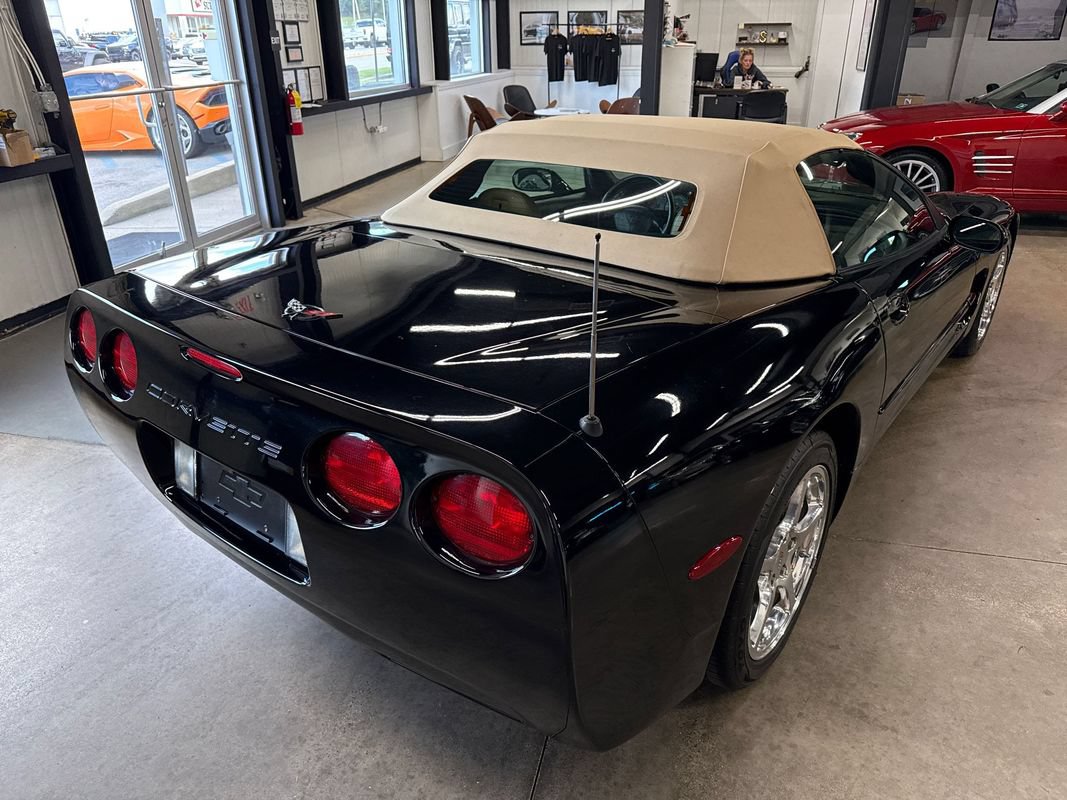 Used 2002 Chevrolet Corvette Convertible w/ Preferred Equipment Group2 RWD image 13