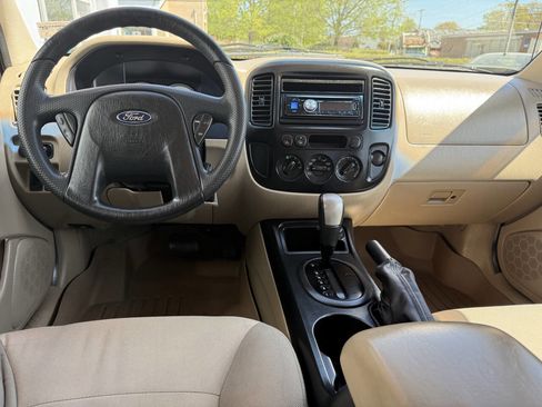 Used 2006 Ford Escape XLS image 13