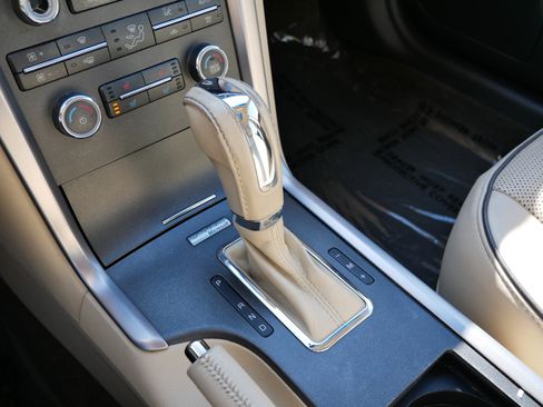 Used 2012 Lincoln MKZ image 24