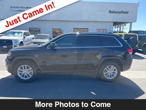 Used 2017 Jeep Grand Cherokee Laredo w/ Quick Order Package 2BE RWD image 2