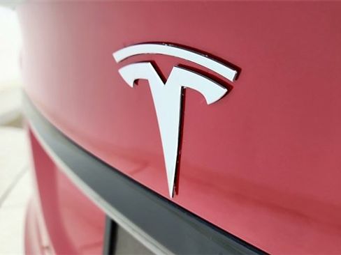 Used 2022 Tesla Model S Plaid image 16