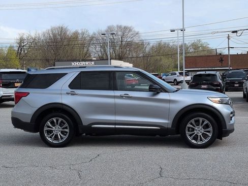Used 2022 Ford Explorer Limited w/ Equipment Group 301A AWD/4WD image 4