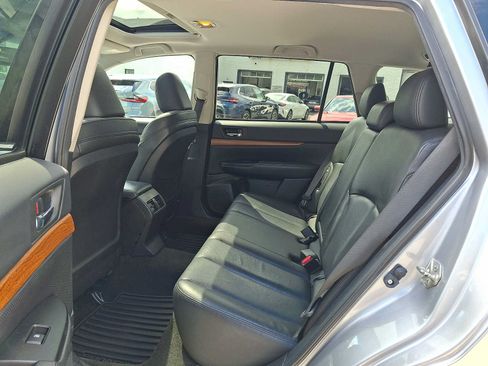Used 2013 Subaru Outback 2.5i Limited AWD/4WD image 10