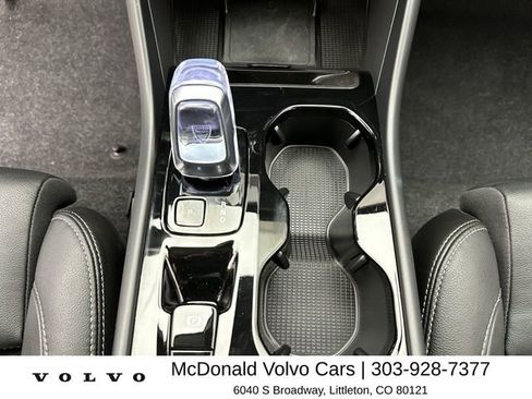 Certified 2025 Volvo XC40 B5 Plus AWD/4WD image 20