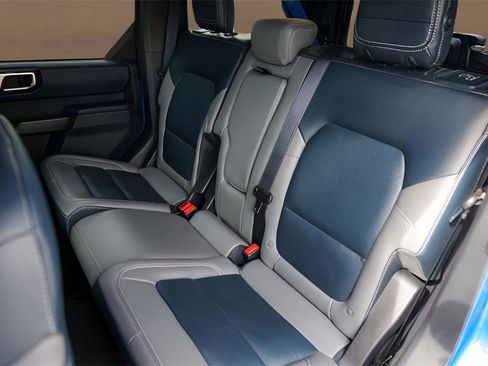 Used 2024 Ford Bronco Outer Banks image 25