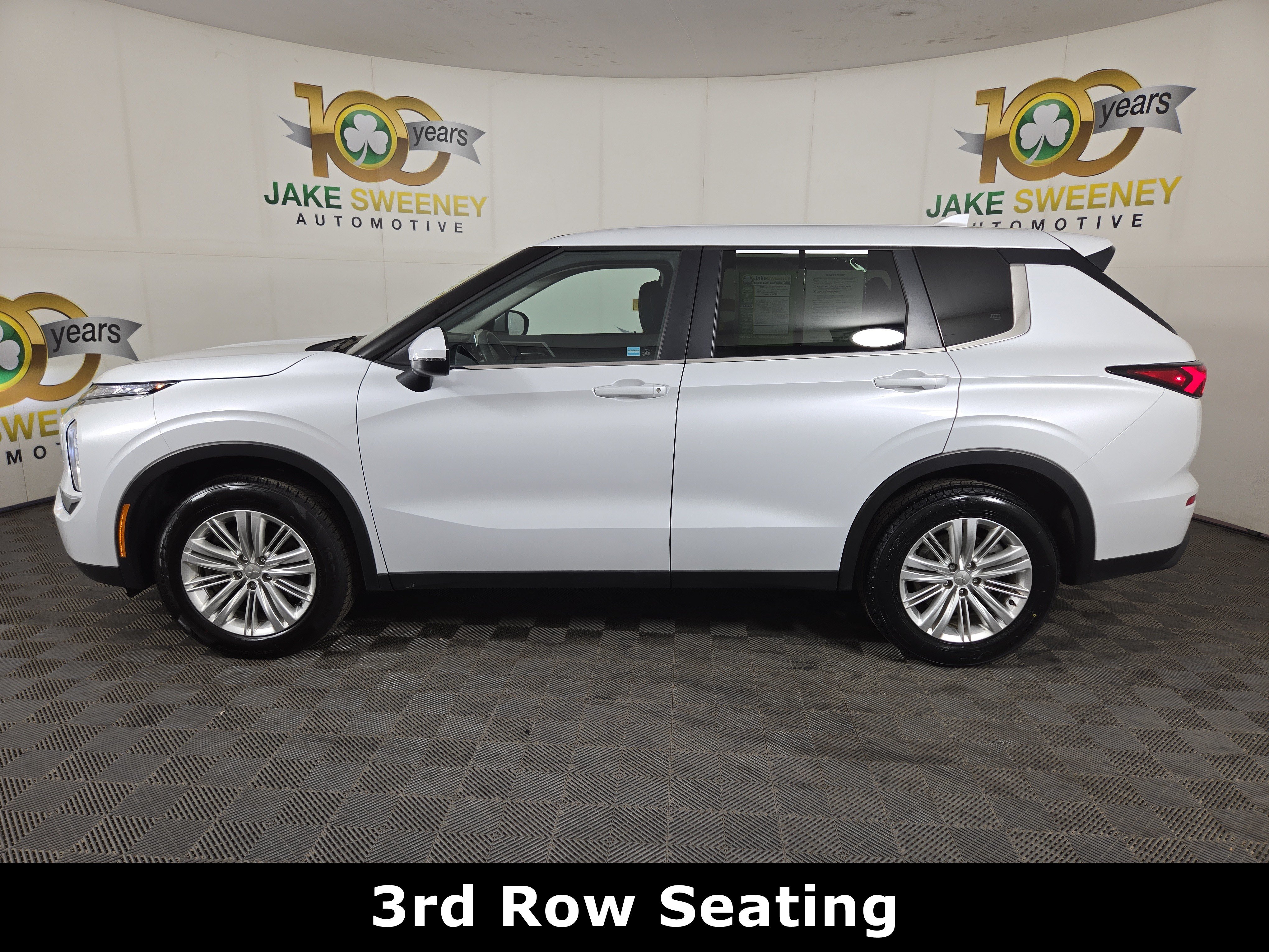 Used 2024 Mitsubishi Outlander ES AWD/4WD image 6