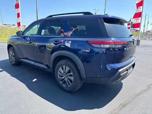 Used 2024 Nissan Pathfinder SV FWD image 4