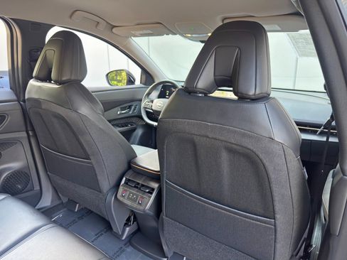 Used 2023 Nissan Ariya FWD image 34