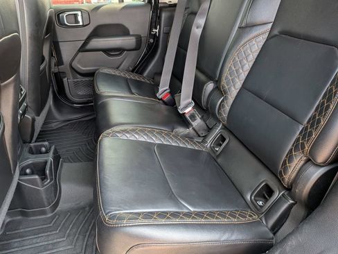 Used 2021 Jeep Gladiator Overland AWD/4WD image 26