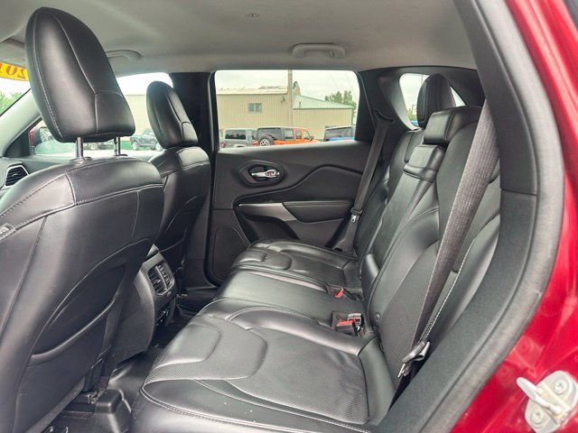 Used 2019 Jeep Cherokee Limited AWD/4WD image 18