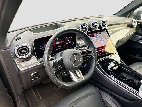 Used 2025 Mercedes-Benz GLC 43 AMG 4MATIC image 27
