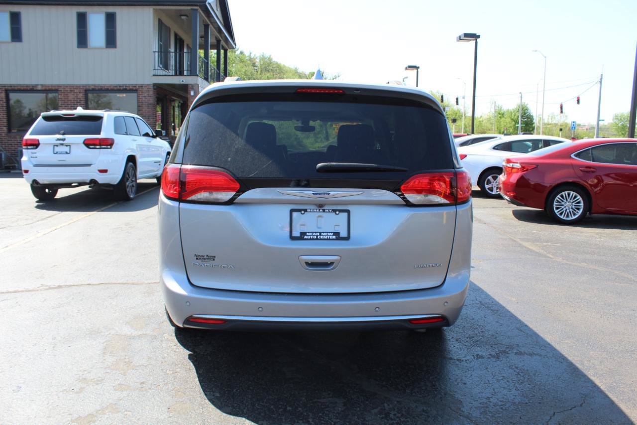 Used 2019 Chrysler Pacifica Limited FWD image 6