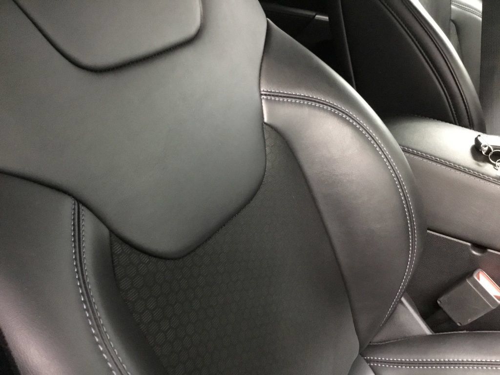 Used 2019 Jeep Cherokee Latitude Plus w/ Cold Weather Group AWD/4WD image 48