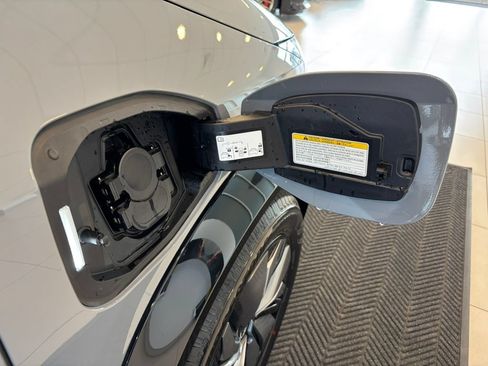 Certified 2025 Nissan Ariya AWD image 35