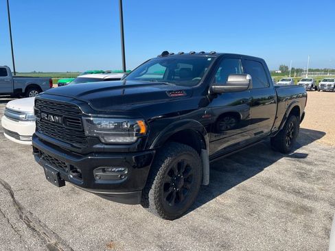 Used 2021 RAM 2500 Limited AWD/4WD image 2