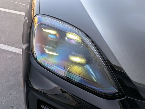 Certified 2025 Porsche Cayenne AWD/4WD image 13