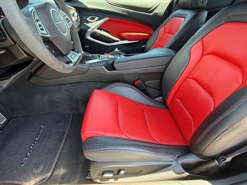 Used 2024 Chevrolet Camaro LT RWD image 13