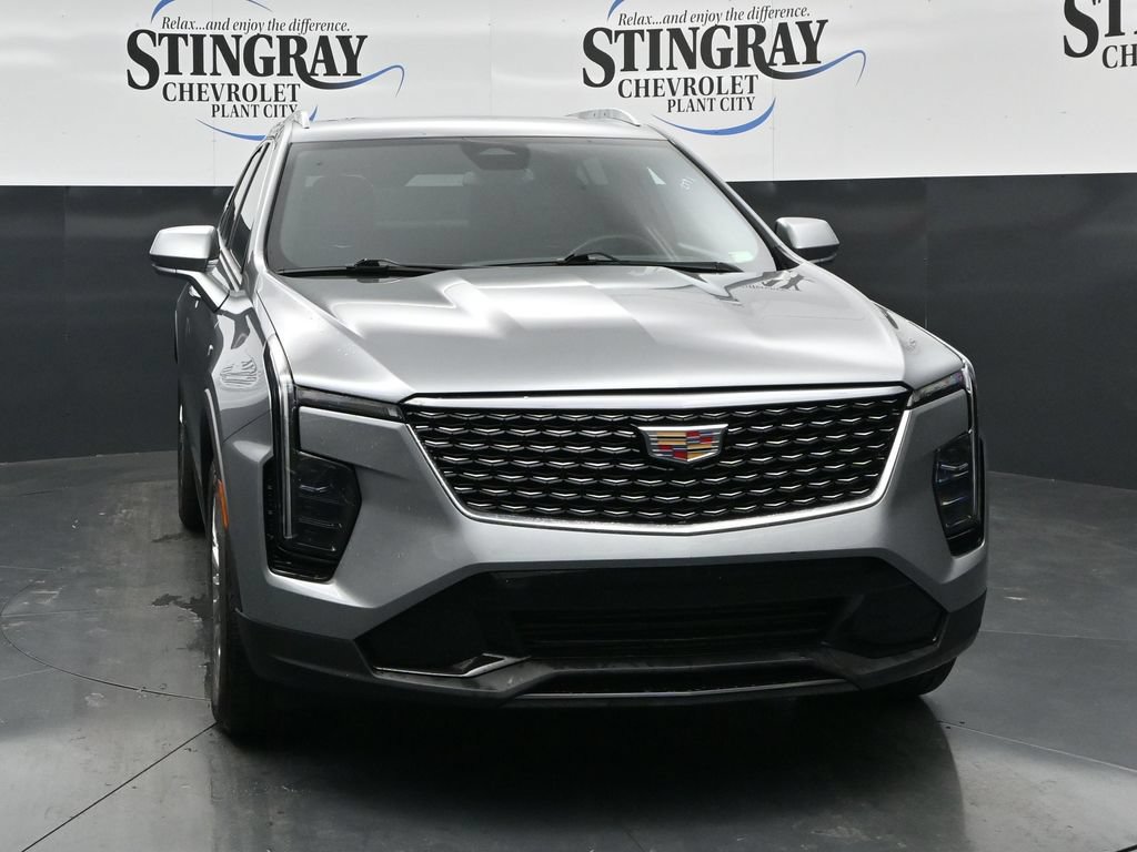 Used 2025 Cadillac XT4 Premium Luxury FWD image 2