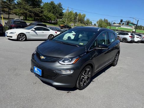 Used 2019 Chevrolet Bolt Premier w/ Infotainment Package FWD image 2