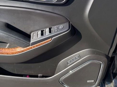 Used 2018 Chevrolet Tahoe Premier image 12