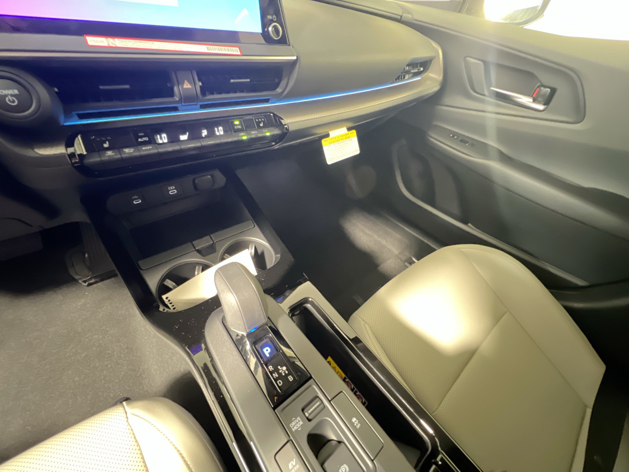 New 2027 Toyota Prius XLE FWD image 25
