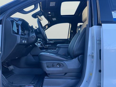 Used 2024 GMC Sierra 1500 AT4 w/ Technology Package image 17