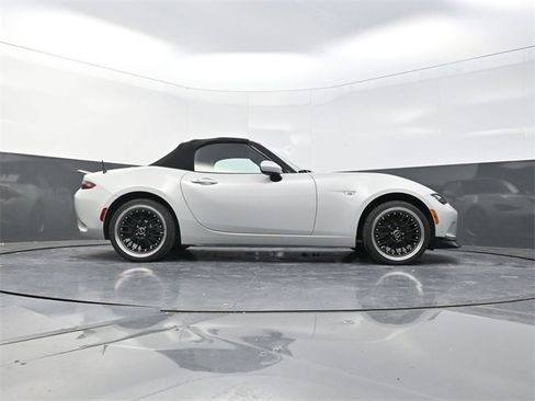 Used 2016 MAZDA MX-5 Miata Grand Touring image 30