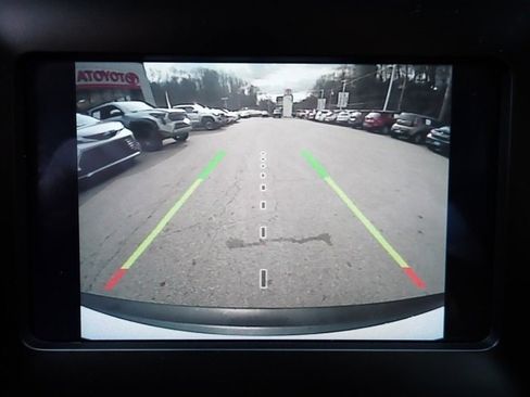 Used 2019 Jeep Cherokee Latitude Plus w/ Cold Weather Group image 27