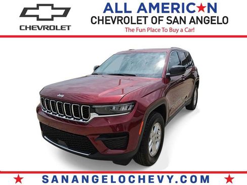 Used 2024 Jeep Grand Cherokee Laredo RWD image 1