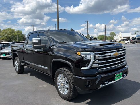 Used 2024 Chevrolet Silverado 2500 High Country w/ Technology Package image 1