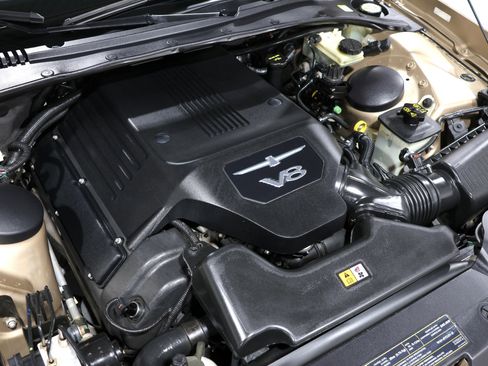 Used 2005 Ford Thunderbird image 90