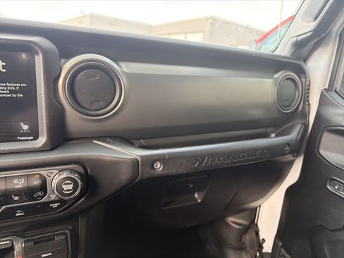 Used 2023 Jeep Wrangler Unlimited w/ Sun & Screen Package AWD/4WD image 19