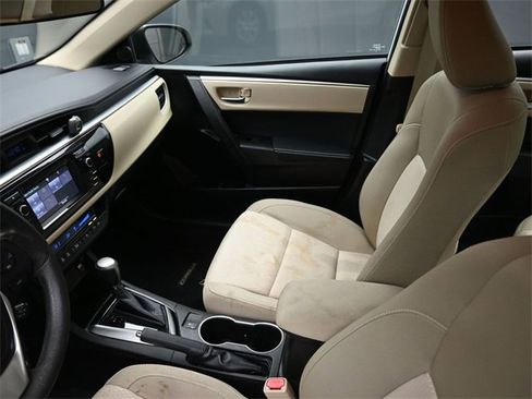 Used 2015 Toyota Corolla LE image 17