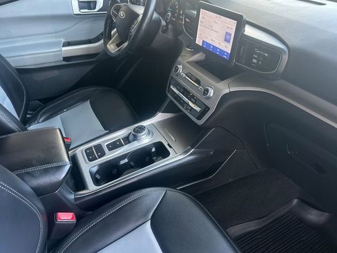 Used 2023 Ford Explorer XLT w/ Equipment Group 202A RWD image 19