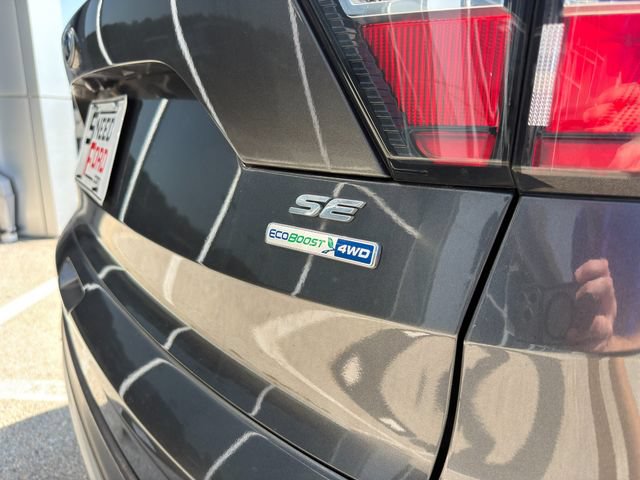 Used 2018 Ford Escape SE w/ Ford Safe & Smart Package AWD/4WD image 11