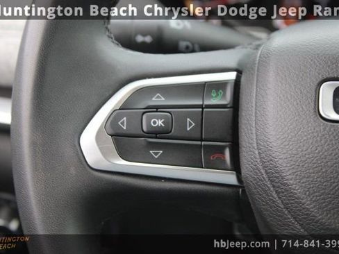 Used 2023 Jeep Compass Latitude image 16