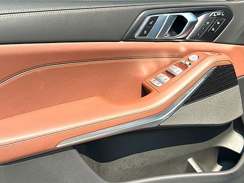 Certified 2025 BMW X7 M60i AWD/4WD image 17