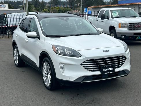 Certified 2022 Ford Escape Titanium w/ Titanium Elite Package AWD/4WD image 3
