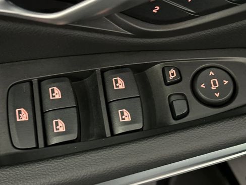 Used 2025 BMW 330i Sedan image 13