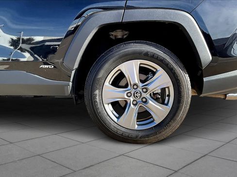 Used 2024 Toyota RAV4 XLE image 21