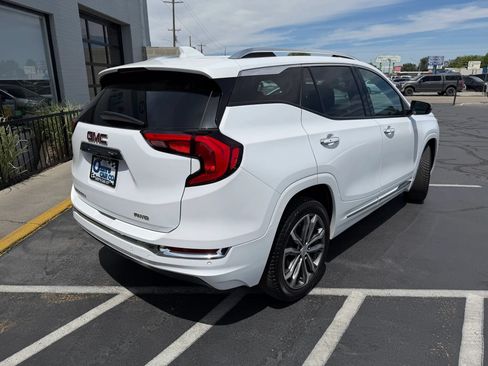 Used 2021 GMC Terrain Denali w/ Denali Premium Package AWD/4WD image 7