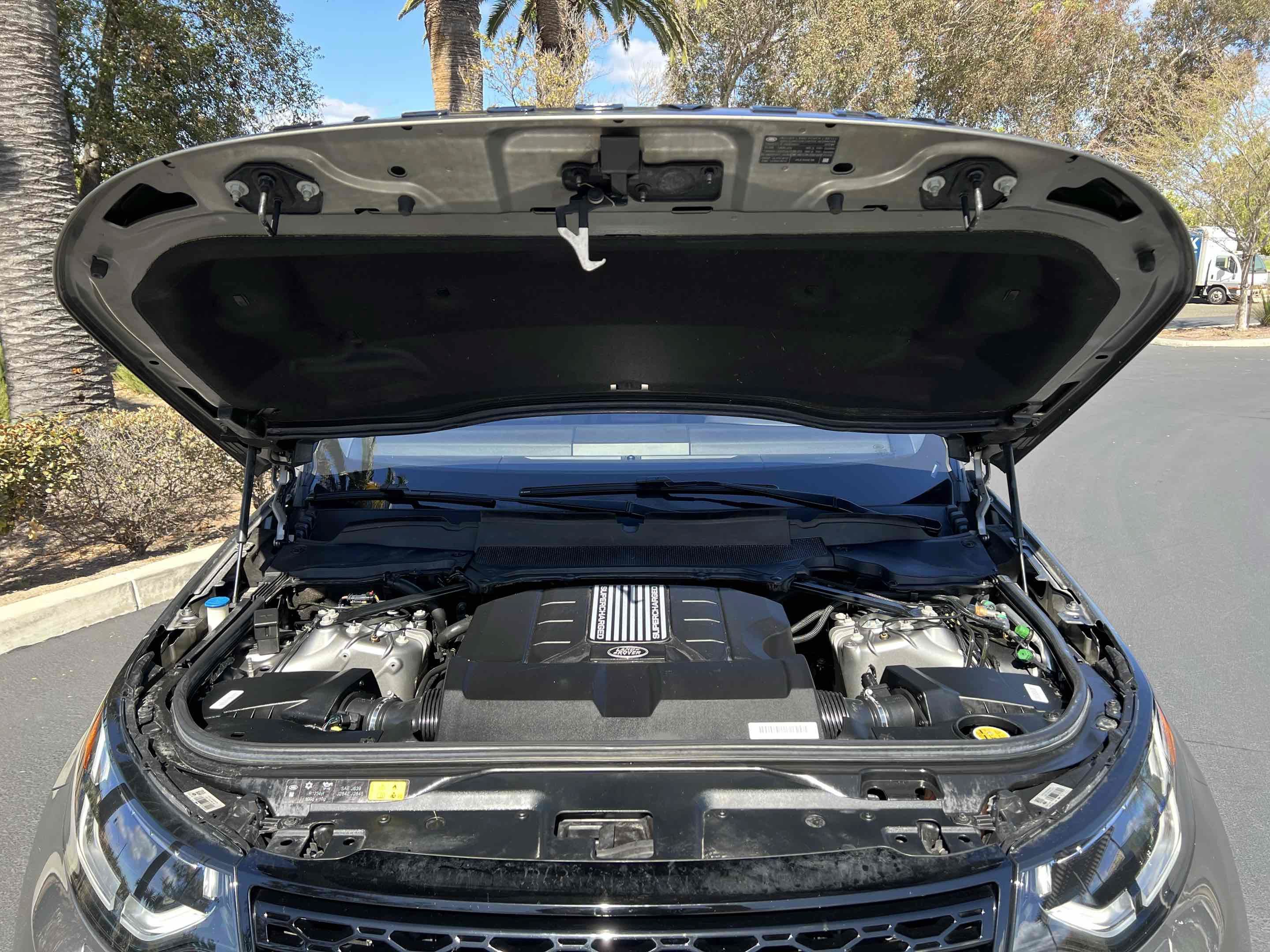 Used 2018 Land Rover Discovery HSE AWD/4WD image 24