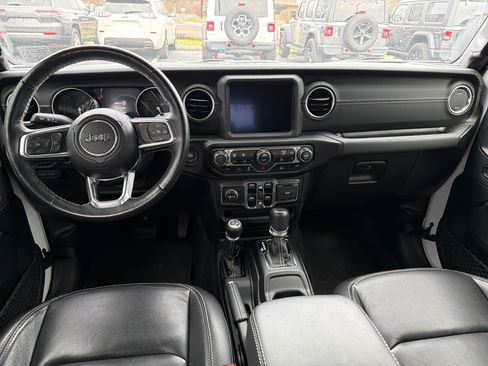 Used 2023 Jeep Wrangler Unlimited Sahara w/ Cold Weather Group AWD/4WD image 14