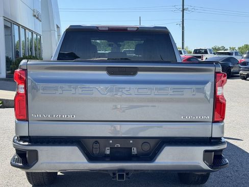 Used 2020 Chevrolet Silverado 1500 Custom w/ Custom Value Package RWD image 4