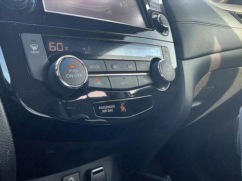 Used 2017 Nissan Rogue SL w/ SL Premium Package image 27