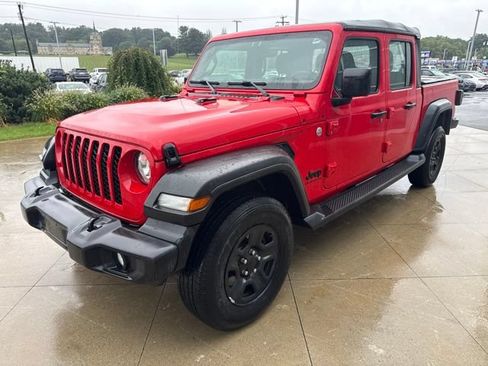 Used 2021 Jeep Gladiator Sport AWD/4WD image 3