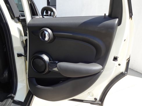 Used 2020 MINI Cooper 4-Door Hardtop image 14