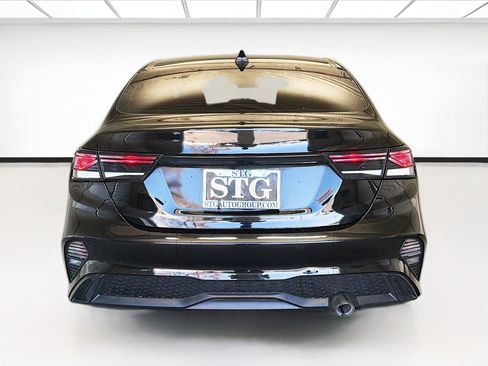 Used 2023 Kia Forte LX image 5