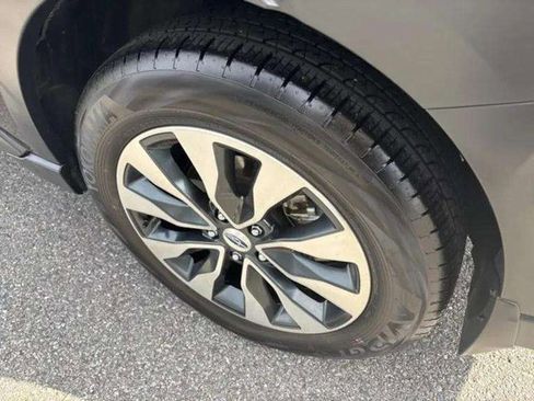 Used 2025 Subaru Outback Limited image 21